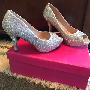 Silver Rhinestone Heels 💎